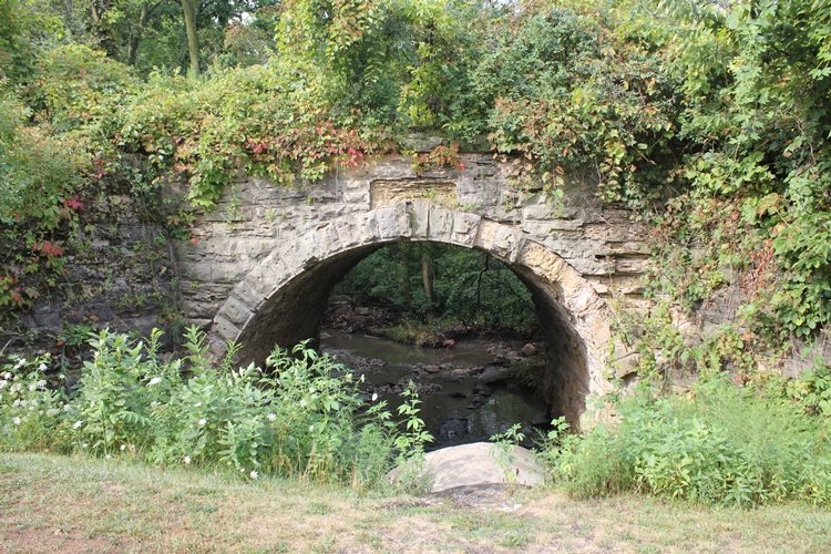 Linwood Cemetery Arch
